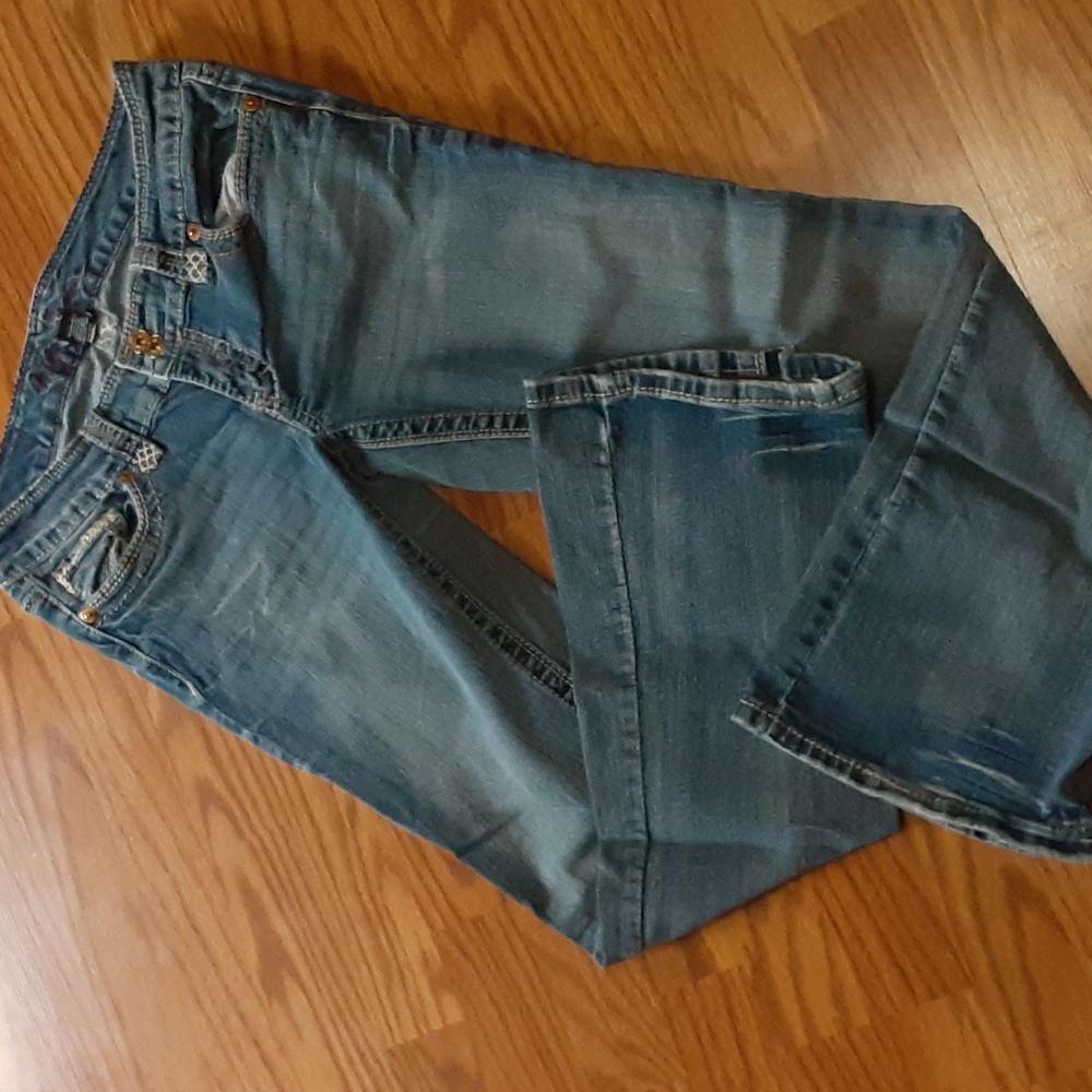 Ariya Jeans